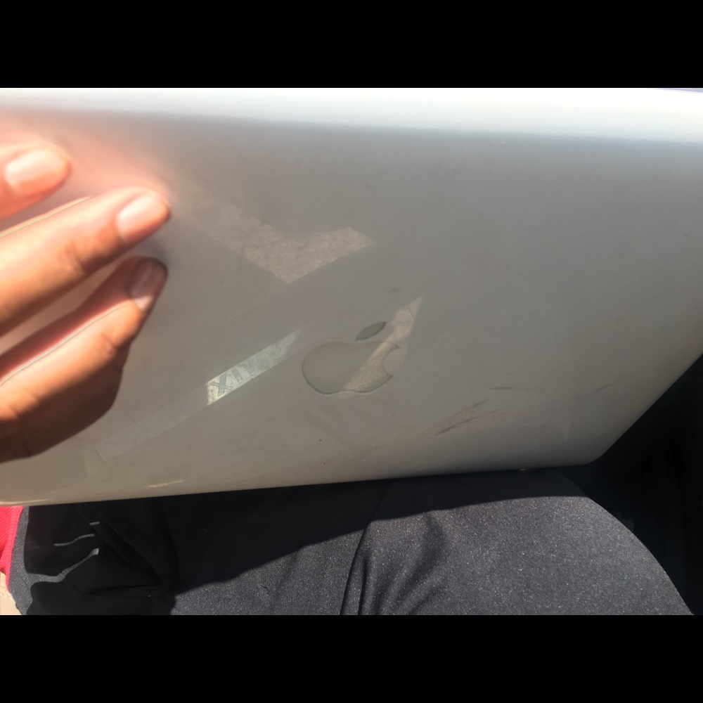 Apple MacBook - Picture 5 of 5